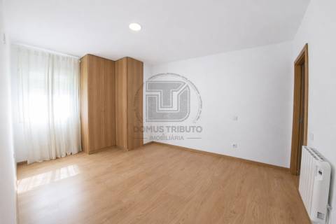 Andar Moradia T3 Arrendamento em Aldoar, Foz do Douro e Nevogilde,Porto