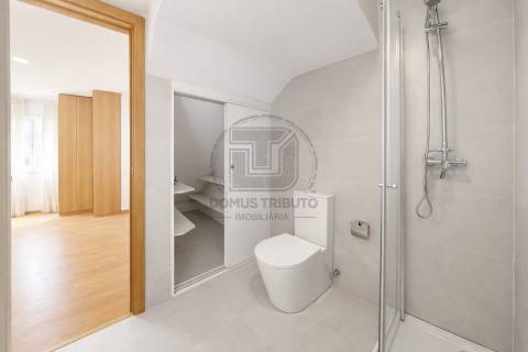 Andar Moradia T3 Arrendamento em Aldoar, Foz do Douro e Nevogilde,Porto