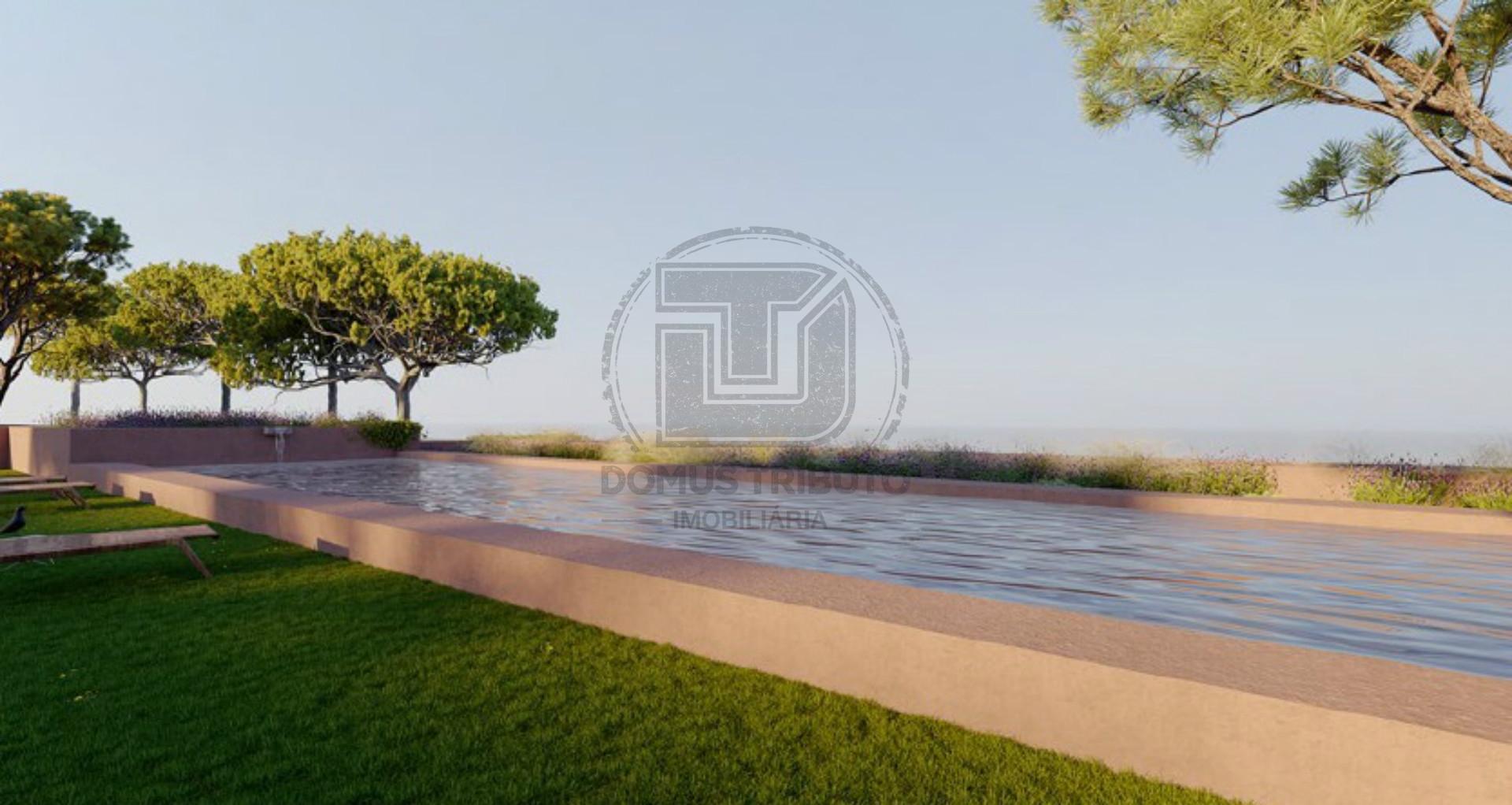 Moradia T4 em condomínio fechado com piscina – Praia da Madalena