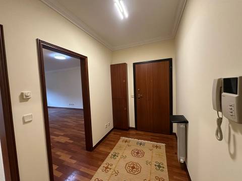 Apartamento T2+1 Arrendamento em Nogueira e Silva Escura,Maia
