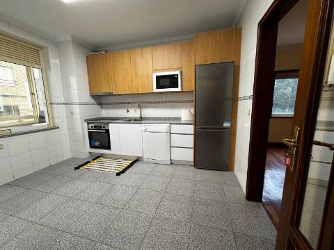 Apartamento T2+1 Arrendamento em Nogueira e Silva Escura,Maia