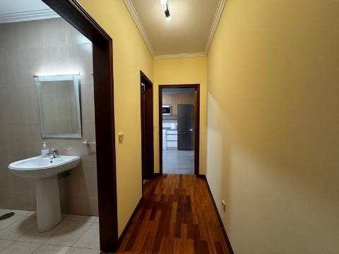 Apartamento T2+1 Arrendamento em Nogueira e Silva Escura,Maia