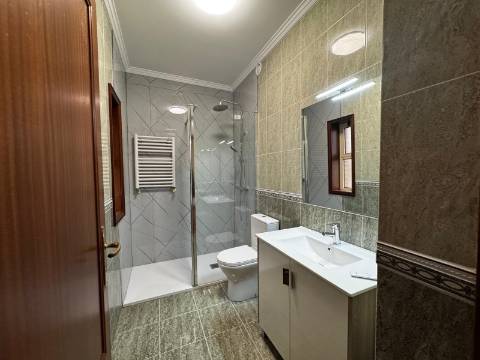 Apartamento T2+1 Arrendamento em Nogueira e Silva Escura,Maia