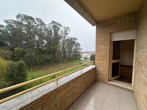 Apartamento T2+1 Arrendamento em Nogueira e Silva Escura,Maia