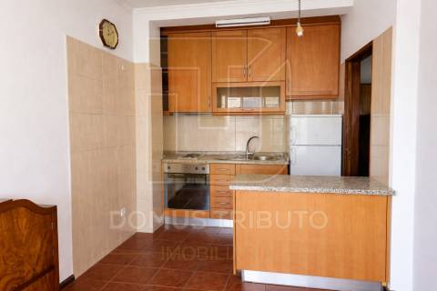 Apartamento T1 com Varanda | Excelente Exposição Solar | Localização Privilegiada