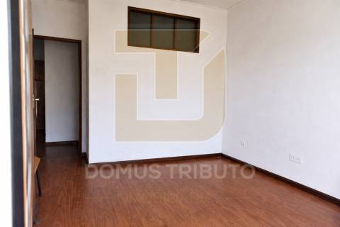 Apartamento T1 com Varanda | Excelente Exposição Solar | Localização Privilegiada