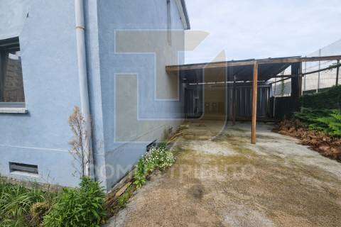 Moradia para remodelar, junto à Av. Fernão Magalhães, Porto