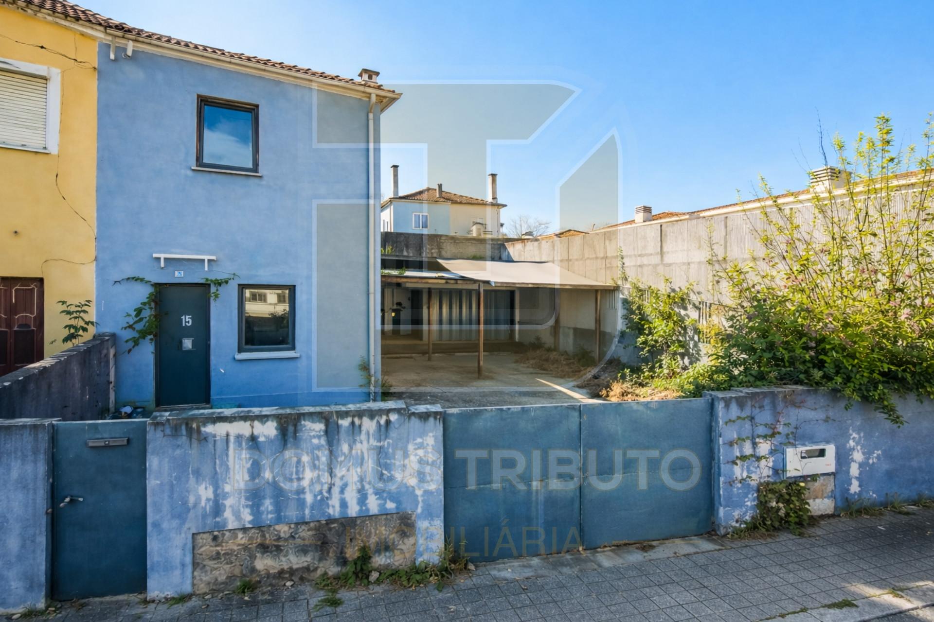 Moradia para remodelar, junto à Av. Fernão Magalhães, Porto