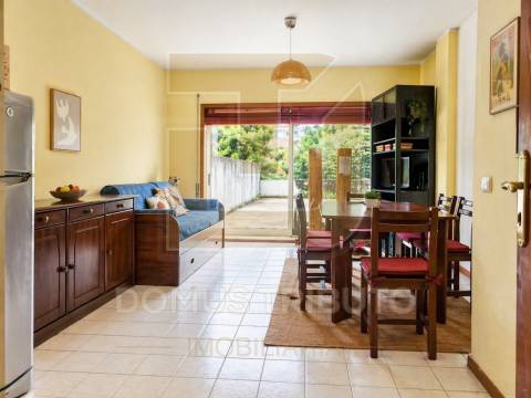 T1 Mobilado com Terraço de 70m² junto à Rotunda da Boavista