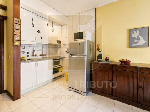 T1 Mobilado com Terraço de 70m² junto à Rotunda da Boavista