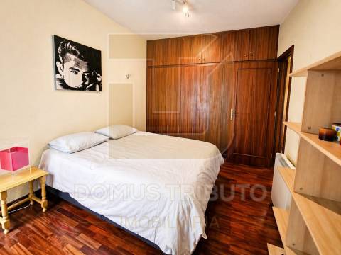 T1 Mobilado com Terraço de 70m² junto à Rotunda da Boavista