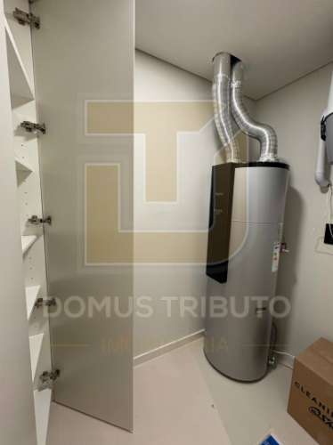 Apartamento T2 | 1.º Piso | 3 Frentes | Terraço com 152m², Lugar de garagem para 2 viaturas | Arrumo