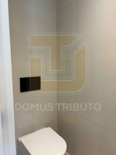 Apartamento T4 | 3.º Piso | 4 Frentes | Terraço e varanda com 48,40m² Garagem fechada (BOX) para 2 v