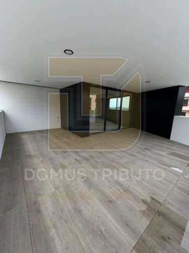Apartamento T4 | 3.º Piso | 4 Frentes | Terraço e varanda com 48,40m² Garagem fechada (BOX) para 2 v