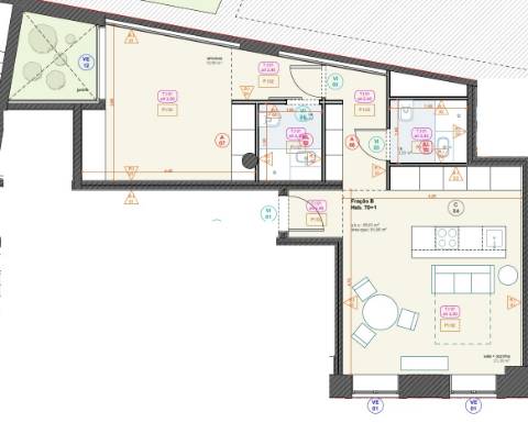 Apartamento T0+1 com Jardim Privativo no Coração da Baixa do Porto
