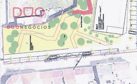 Prédio  para construção  no Montijo / Demolição de Armazém