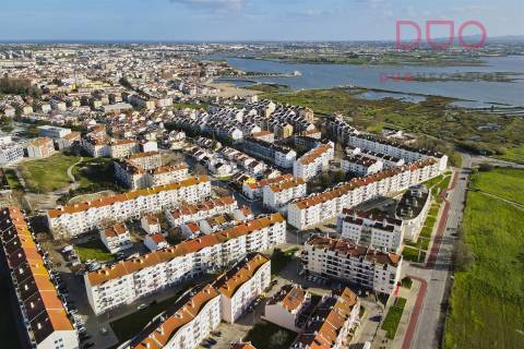 Moradia T4+1 à venda no Montijo