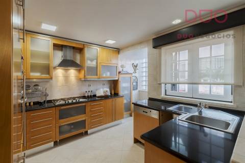 Moradia T4+1 à venda no Montijo