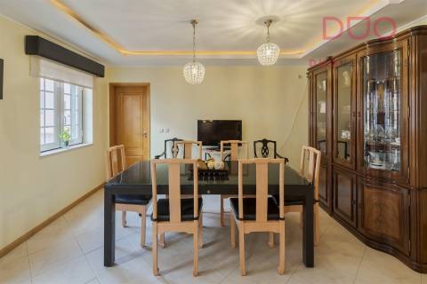 Moradia T4+1 à venda no Montijo