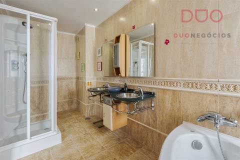 Moradia T4+1 à venda no Montijo