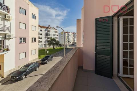 Moradia T4+1 à venda no Montijo