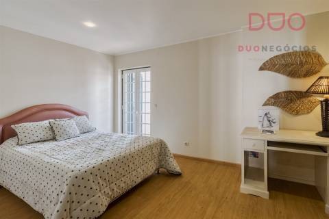 Moradia T4+1 à venda no Montijo