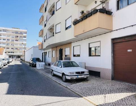 Garagem à venda no Montijo