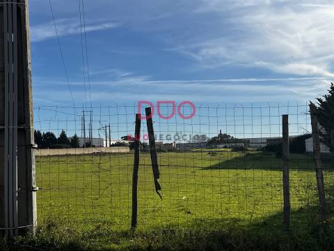 Terreno com 13 640 m2  à venda no Montijo em Área Industrial Existente