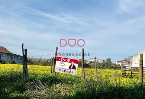 Terreno Urbano com 7000m2 à venda no Montijo