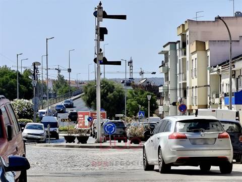 Terreno Construção de Prédio à Venda no Pinhal Novo