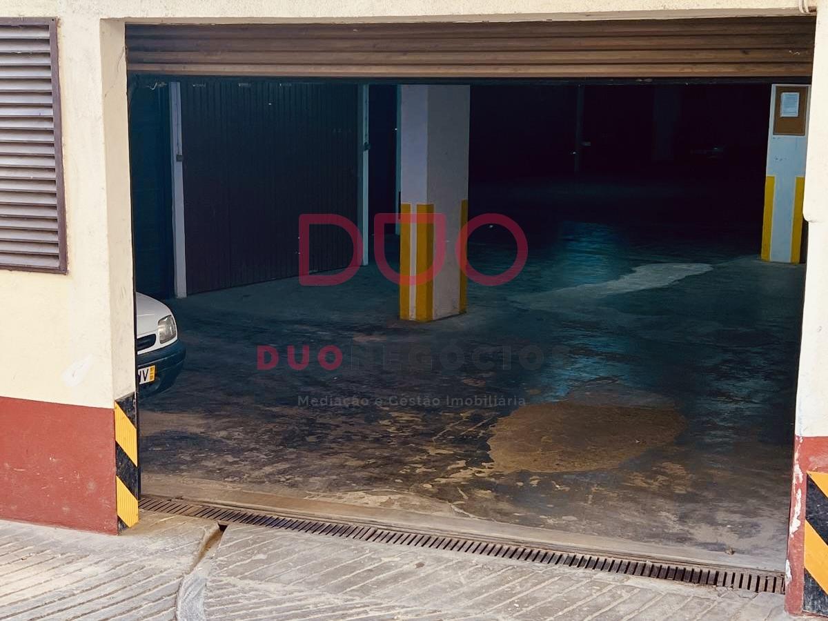 Oportunidade no Centro do Montijo: Garagem Privativa / Box