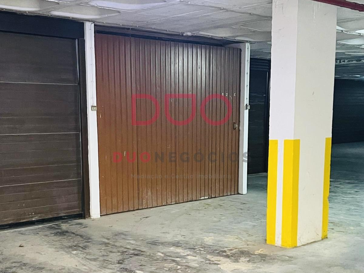 Oportunidade no Centro do Montijo: Garagem Privativa / Box