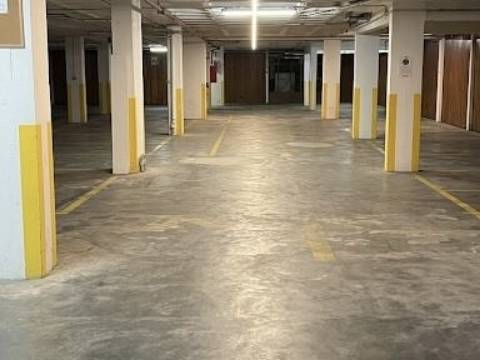Oportunidade no Centro do Montijo: Garagem Privativa / Box
