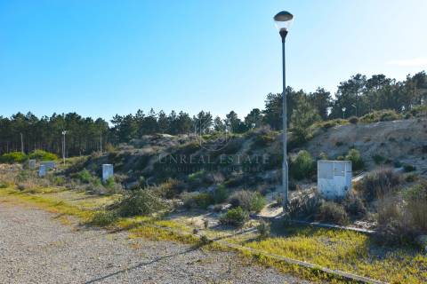 Lote de Terreno para construção de moradia em banda, localizado na Urb. da Ribeira do Marchante