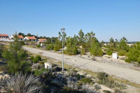 Lote de Terreno para construção de moradia em banda, localizado na Urb. da Ribeira do Marchante