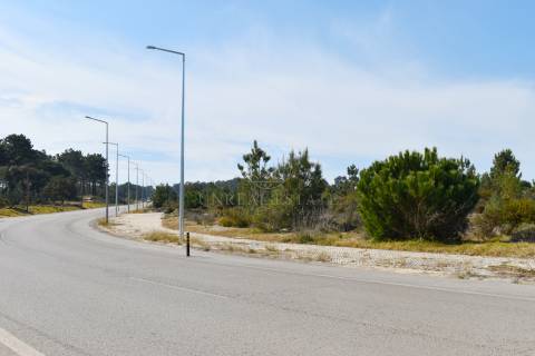 Lote de Terreno para construção de moradia em banda, localizado na Urb. da Ribeira do Marchante
