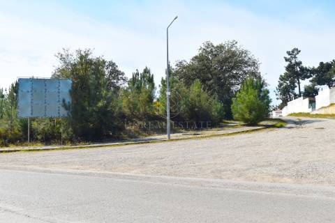 Lote de Terreno para construção de moradia em banda, localizado na Urb. da Ribeira do Marchante