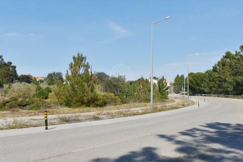 Lote de Terreno para construção de moradia em banda, localizado na Urb. da Ribeira do Marchante