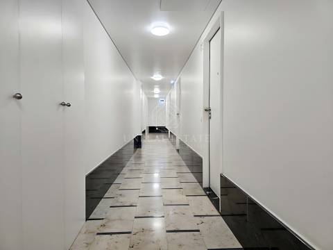 Apartamento T0 , novo, inserido em um edifício totalmente remodelado no Centro Histórico do Porto.