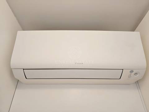 Apartamento T0 , novo, inserido em um edifício totalmente remodelado no Centro Histórico do Porto.