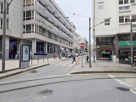 Apartamento T0+1 , novo, inserido em um edifício totalmente remodelado no Centro Histórico do Porto.