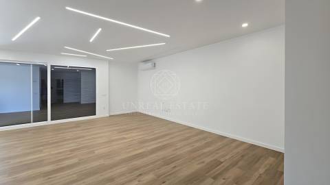 Apartamentos T2,T3, T3+1 (equivalente a T4) e T4, no Entroncamento com Acabamentos Premium