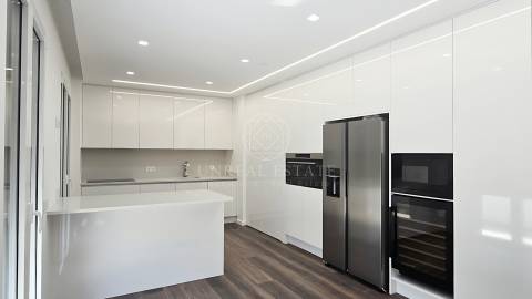 Apartamentos T2,T3, T3+1 (equivalente a T4) e T4, no Entroncamento com Acabamentos Premium