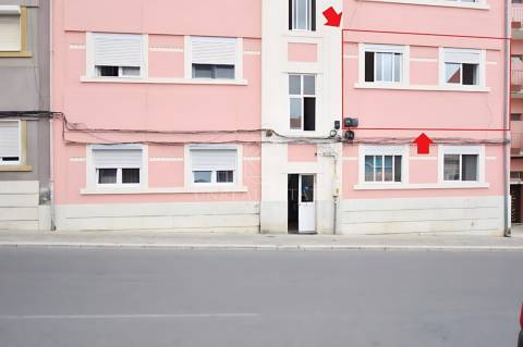 Apartamento T2 no Centro do Barreiro – Excelente Localização e Luminosidade