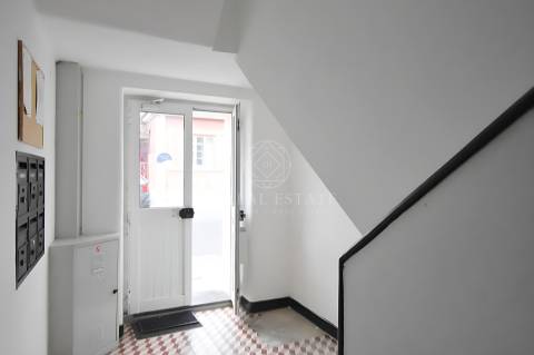 Apartamento T2 no Centro do Barreiro – Excelente Localização e Luminosidade