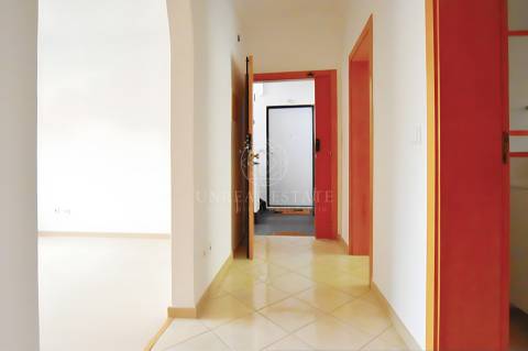 Apartamento T2 no Centro do Barreiro – Excelente Localização e Luminosidade