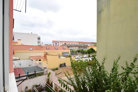 Apartamento T2 no Centro do Barreiro – Excelente Localização e Luminosidade