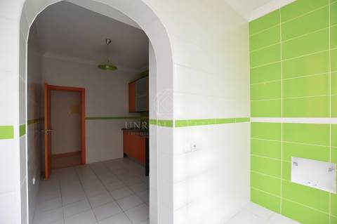 Apartamento T2 no Centro do Barreiro – Excelente Localização e Luminosidade