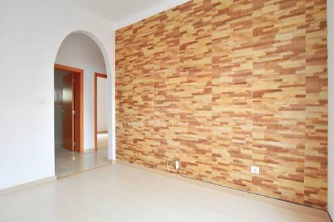 Apartamento T2 no Centro do Barreiro – Excelente Localização e Luminosidade