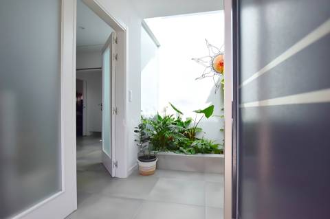 Moradia Térrea V3 com 2 Suítes e Garagem, em Lote de 1.033 m² – Vila Alegre, Fernão Ferro